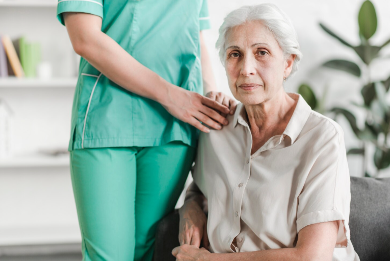 Как найти хорошую сиделку: практические советы и проверенные методы