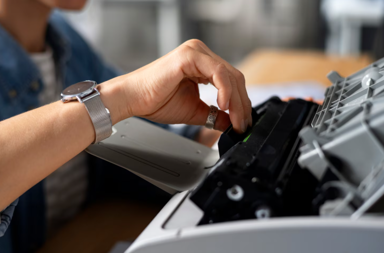 Профессиональный ремонт принтеров: как вернуть технику к жизни без лишних затрат